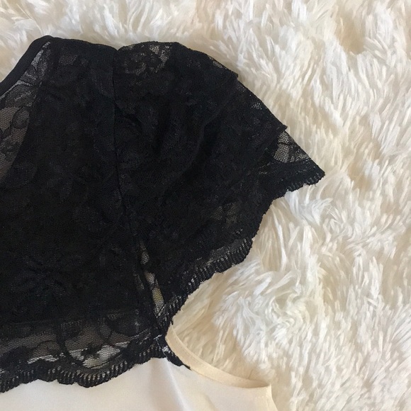 Cap Sleeve ruffle accent black lace and ivory - Picture 4 of 6